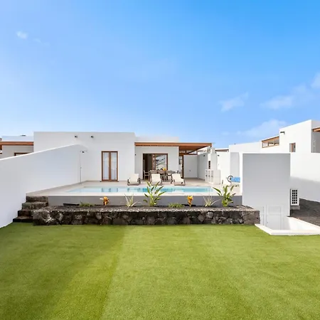 וילה Famara - Vipvipvillas פלאיה בלנקה