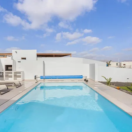 Famara - Vipvipvillas Playa Blanca (Lanzarote)