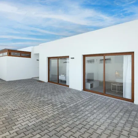 Famara - Vipvipvillas Vila *