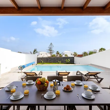 Βίλα Famara - Vipvipvillas *