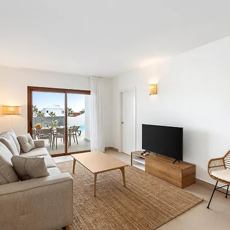 Famara - Vipvipvillas * 普拉亚布兰卡